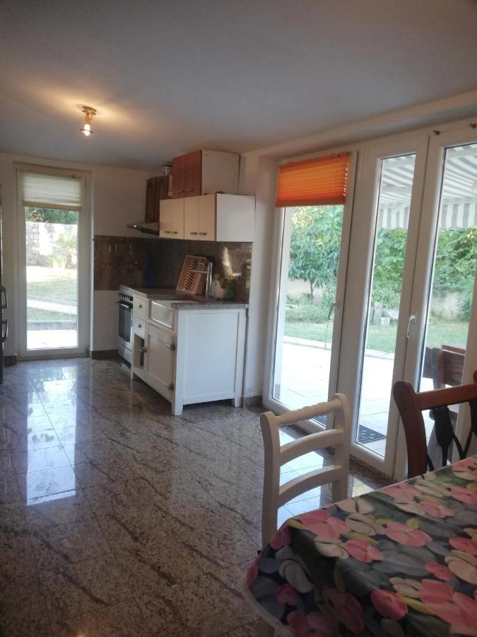 Apartman Nevia Lka Opric 외부 사진