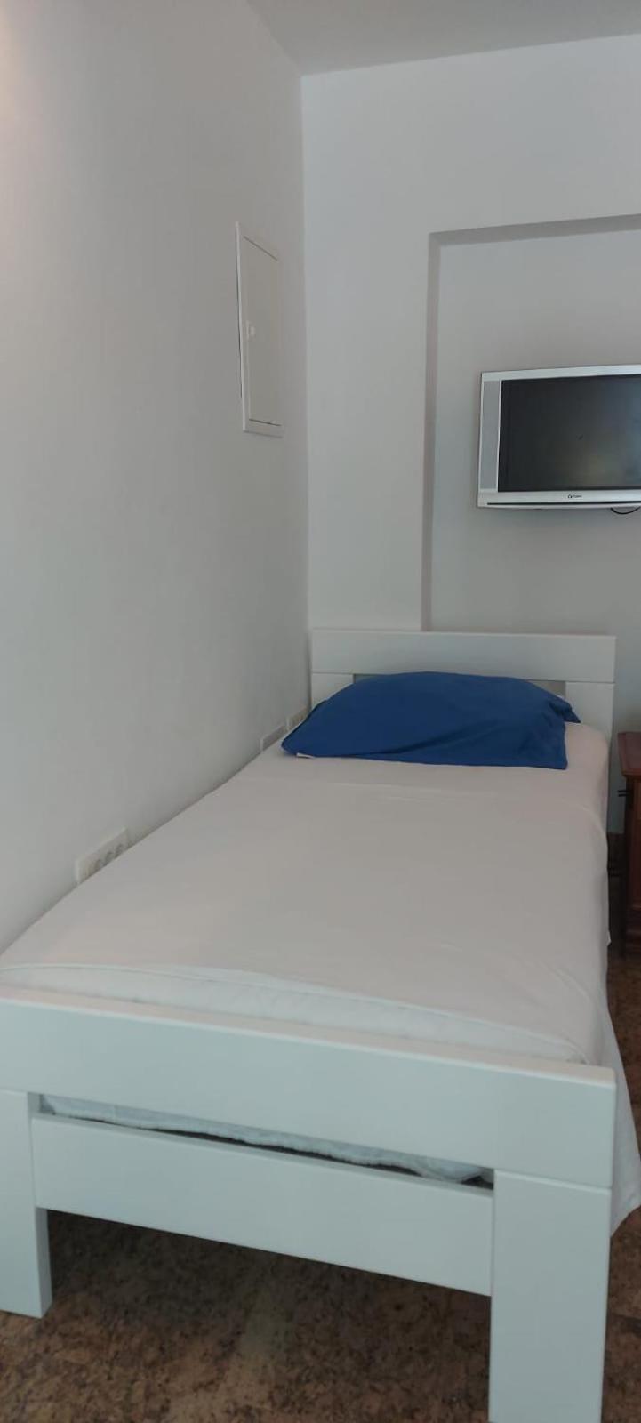 Apartman Nevia Lka Opric 외부 사진